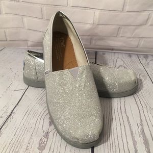 Toms Classic Silver Glimmer New and Fabulous Size8